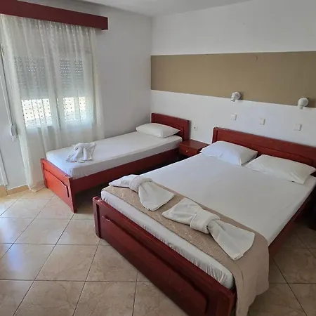Elena Hotel *
