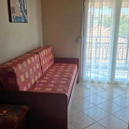 Elena Hotel *