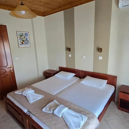 Elena Hotel *