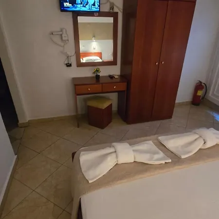 Elena Hotel *