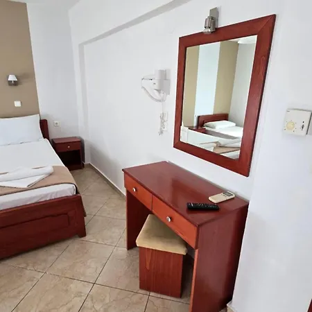 Hotel Elena Potos